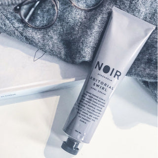 Editorial swirl - Curl cream